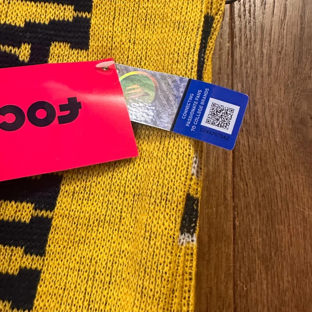 University of Michigan Wolverines Scarf Knit Fringe Maize Yellow Blue Game Day